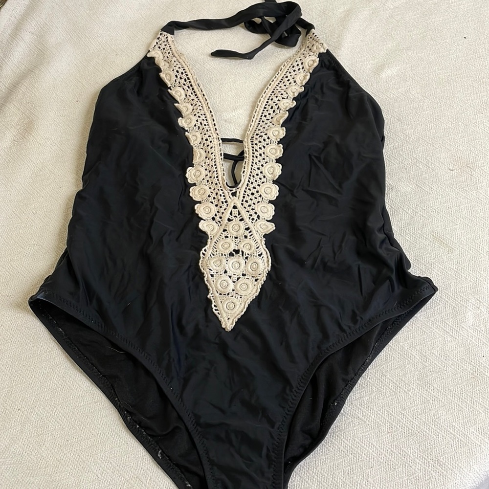 Kona Sol black one piece XL